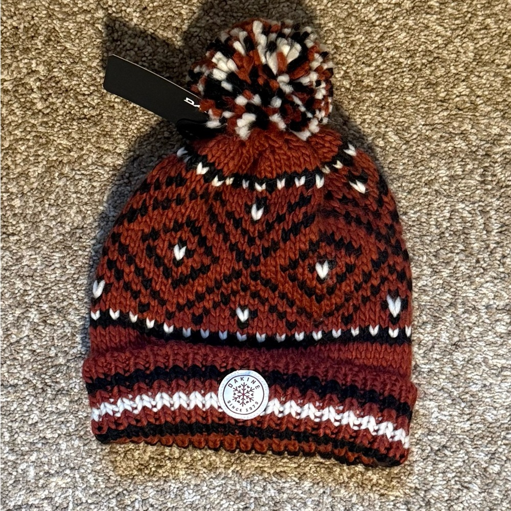 Dakine women’s Knit Beanie - Red and Black